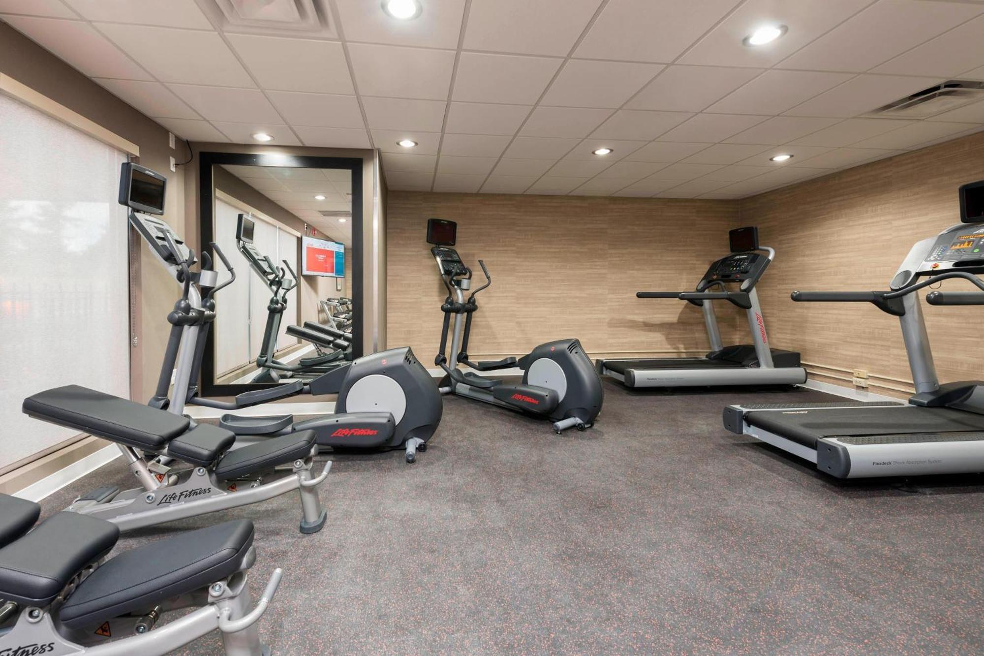 Towneplace Suites By Marriott Ontario-Мэнсфилд Экстерьер фото