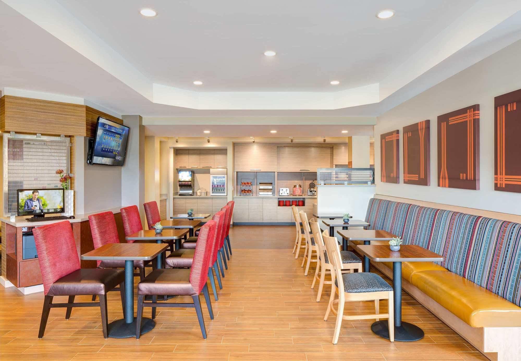Towneplace Suites By Marriott Ontario-Мэнсфилд Экстерьер фото